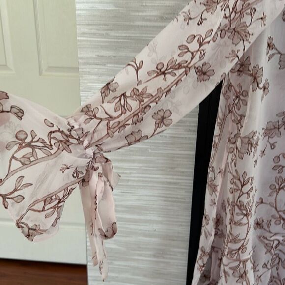 BCBG gorgeous mauve pink flow blouse with ruffle sleeve slit sides size L - Picture 4 of 7